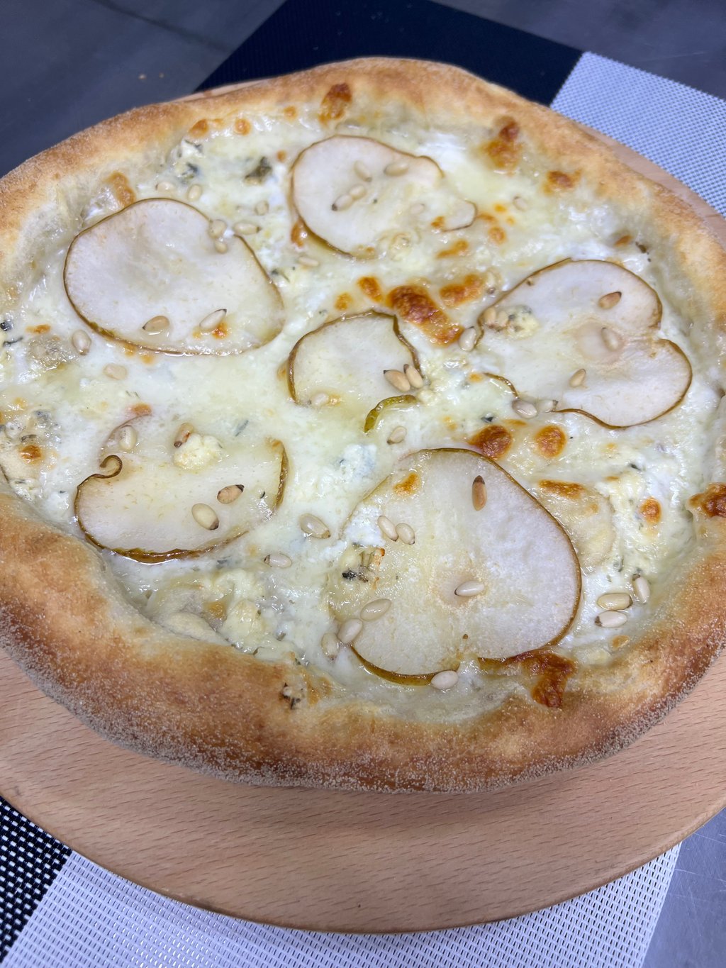 Піца - Груша Горганзола - 30 СМ