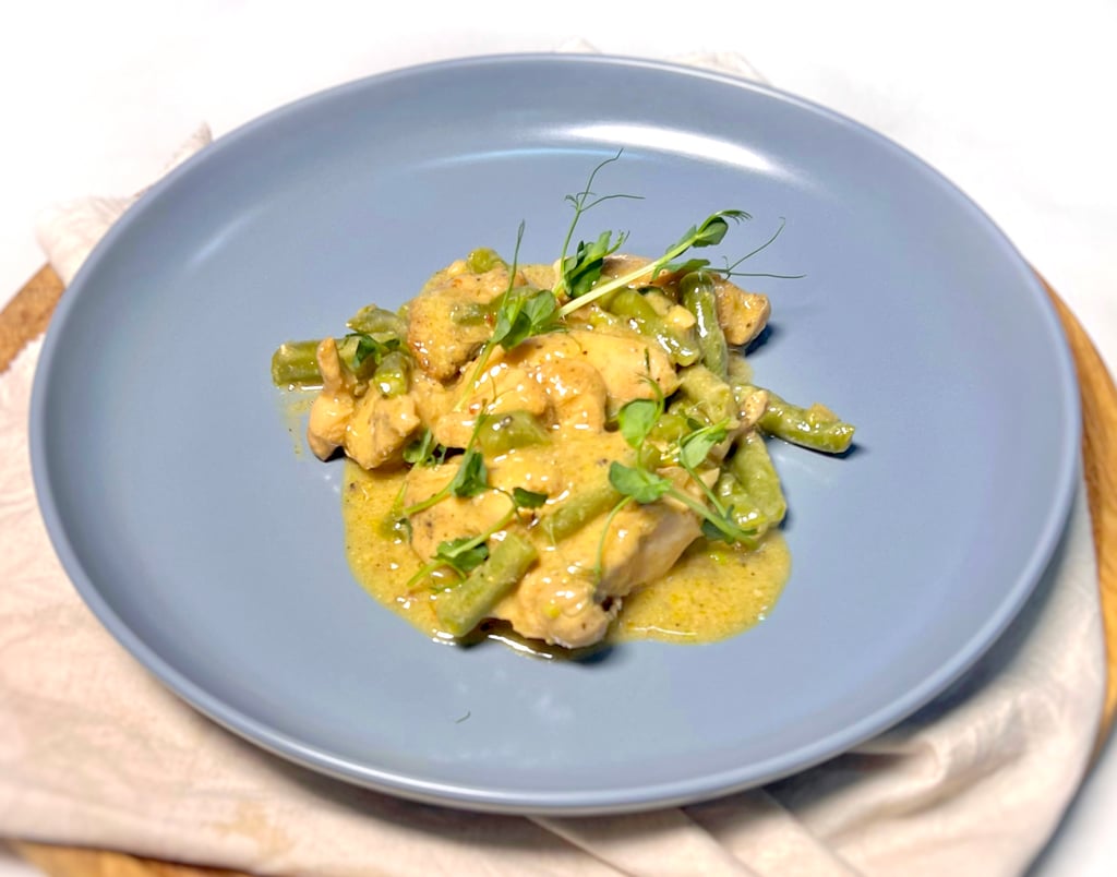 Курка тушкована