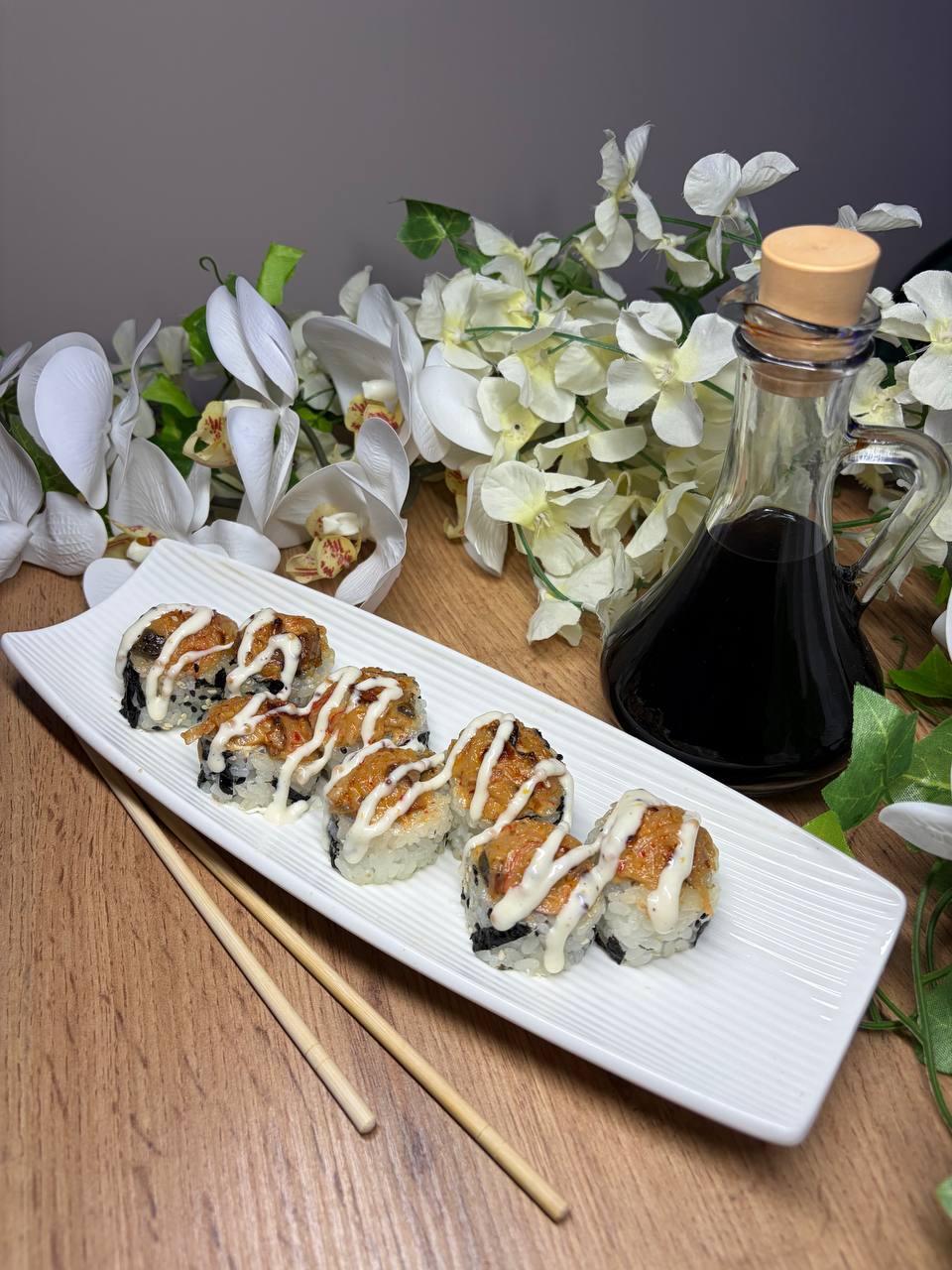 Рол з крабом та вугрем