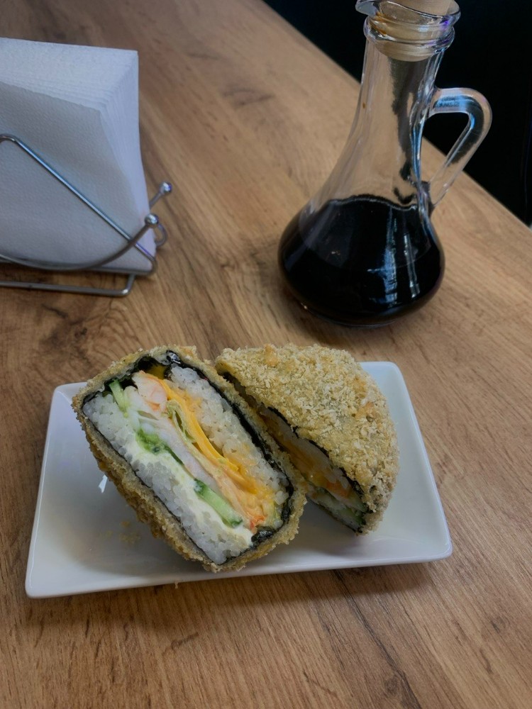 Суші бургер з креветкою