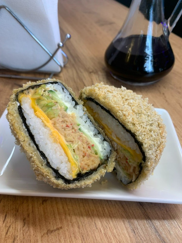 Суші бургер з крабом