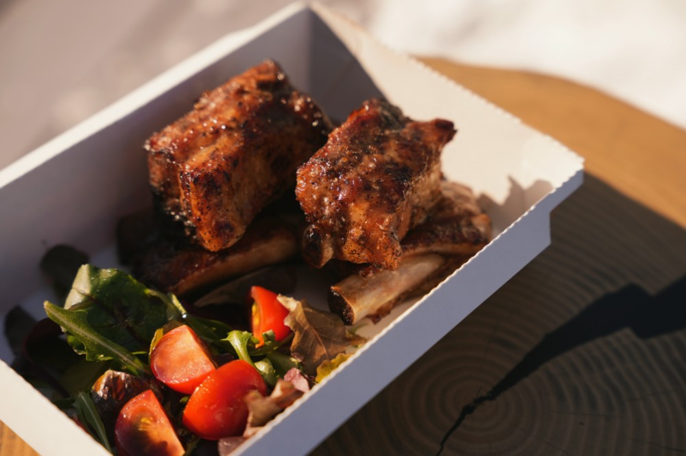 Томлені ребра су-від, допечені в печі