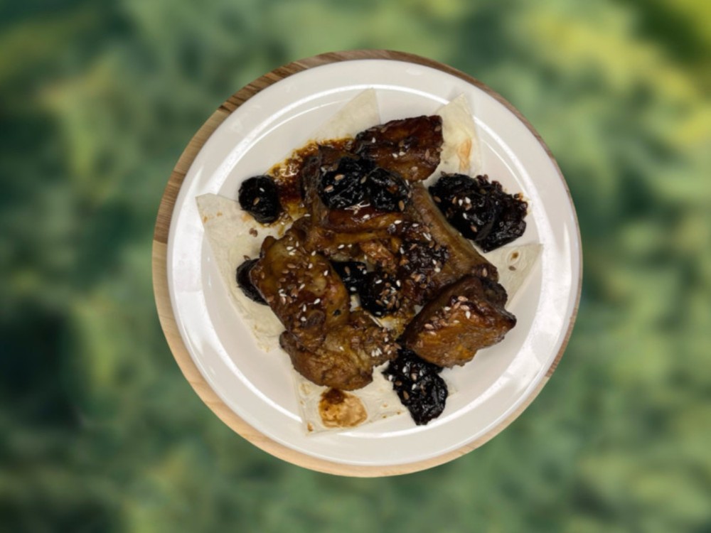 Ребро тушковане з чорносливом 1кг