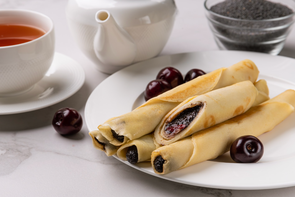 Млинці з маком та вишнею