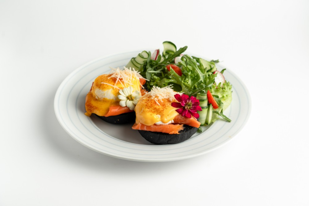 Eggs Benedict Salmone
