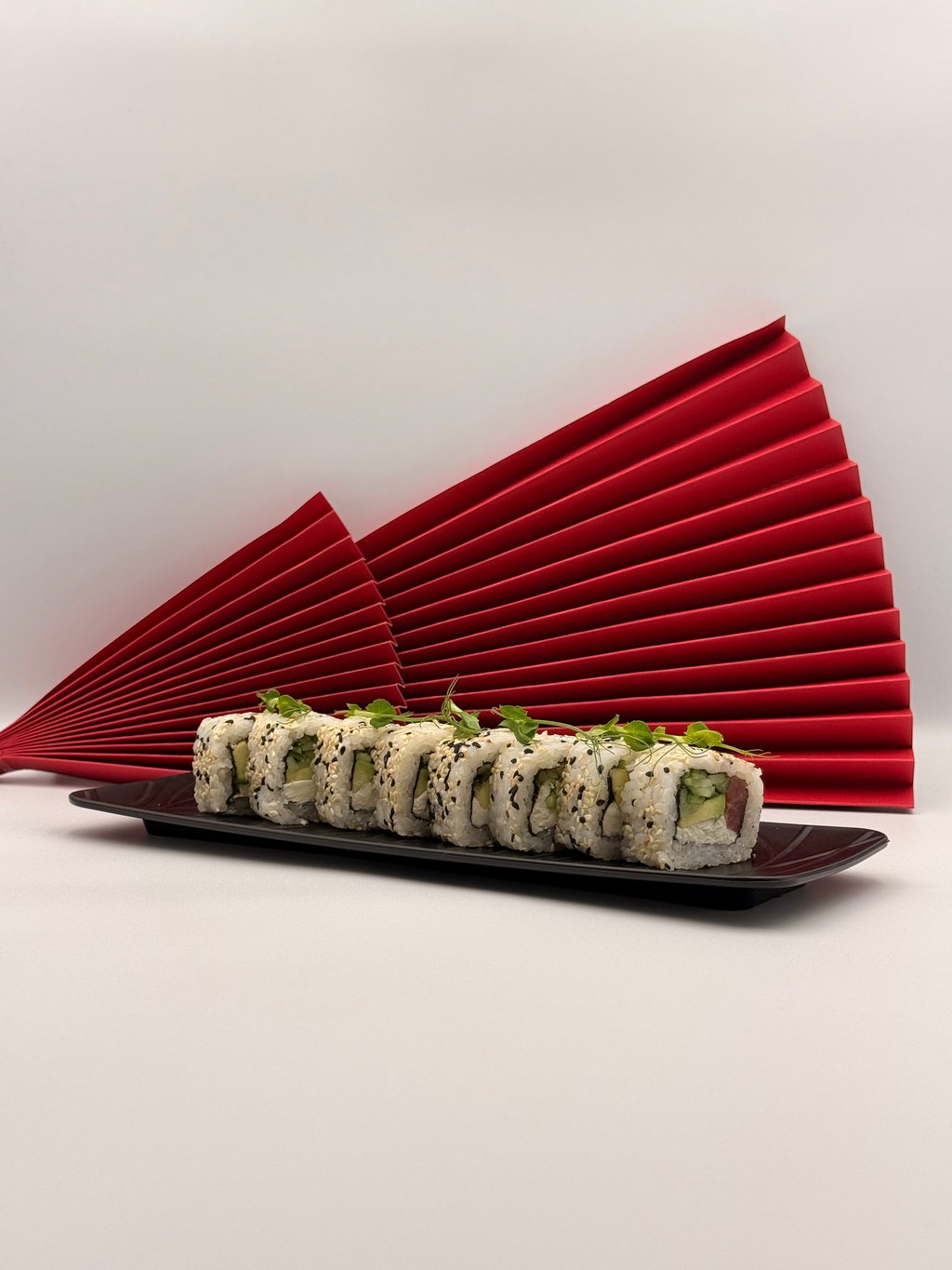 Рол Філадельфія з тунцем в кунжуті