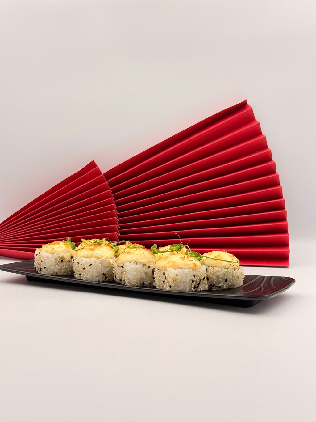 Запечений рол з тунцем