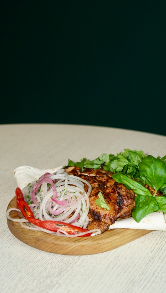 Шашлик із курячого стегна (250г)