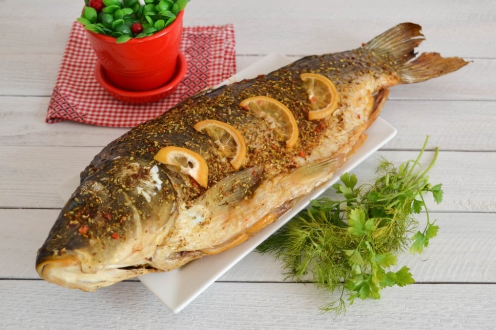 Карп запеченный целиком от 2х до 5 кг цена за 1кг НГ/ Whole baked carp 2-5kg NY
