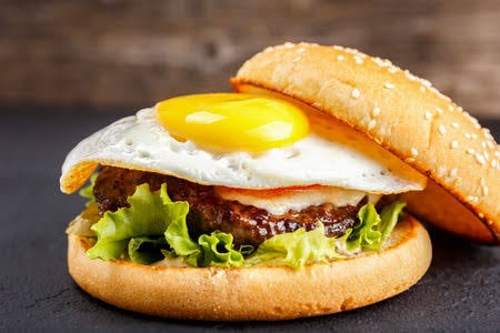 Бургер с гов и яйцом/ Beef burger with egg