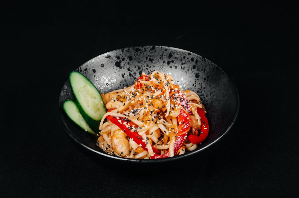 Лапша Удон з куркою та овочами