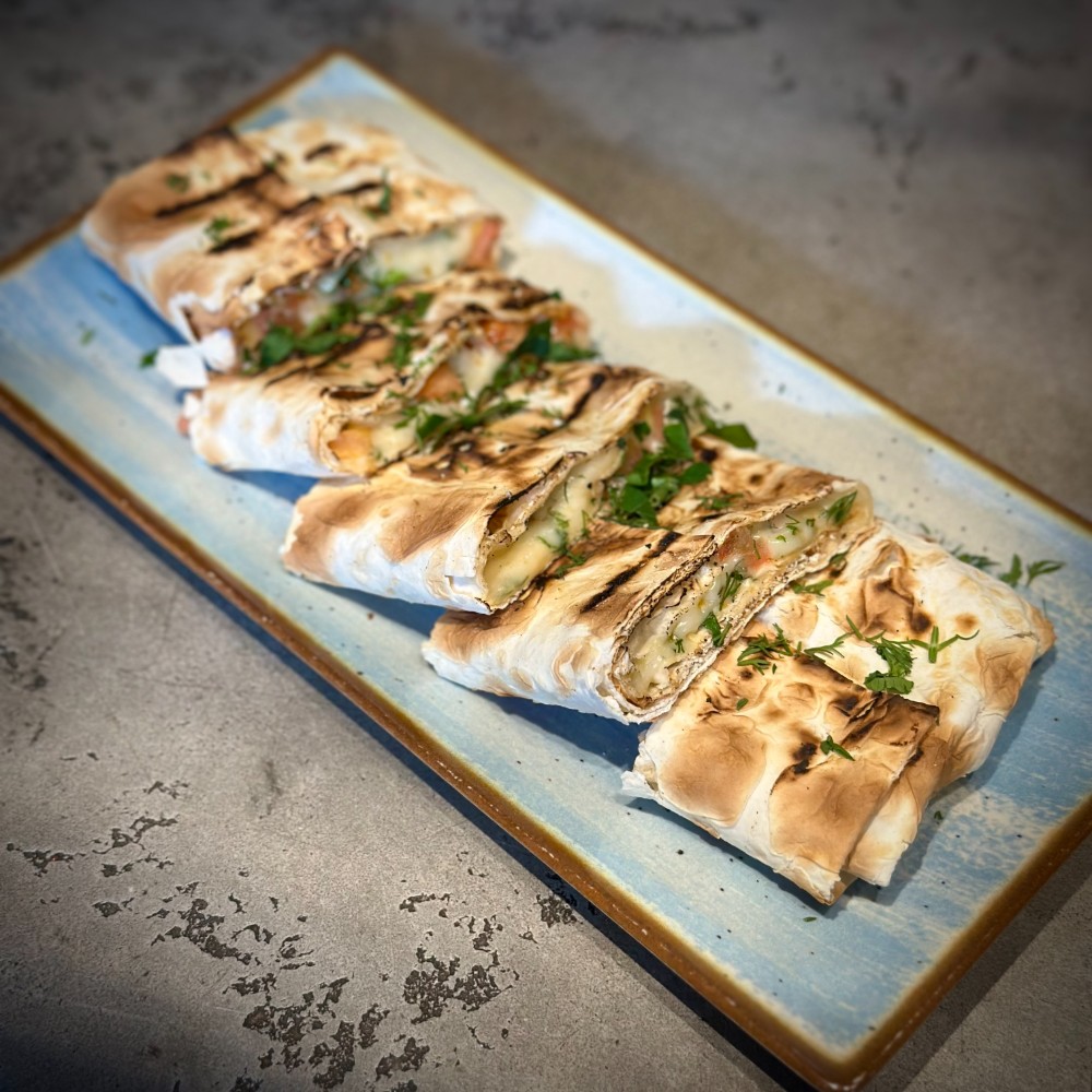 Лаваш з сиром на грилі