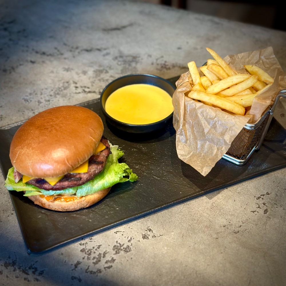 Сільбургер та картопля Фрі  + Pepsi 0.3 мл