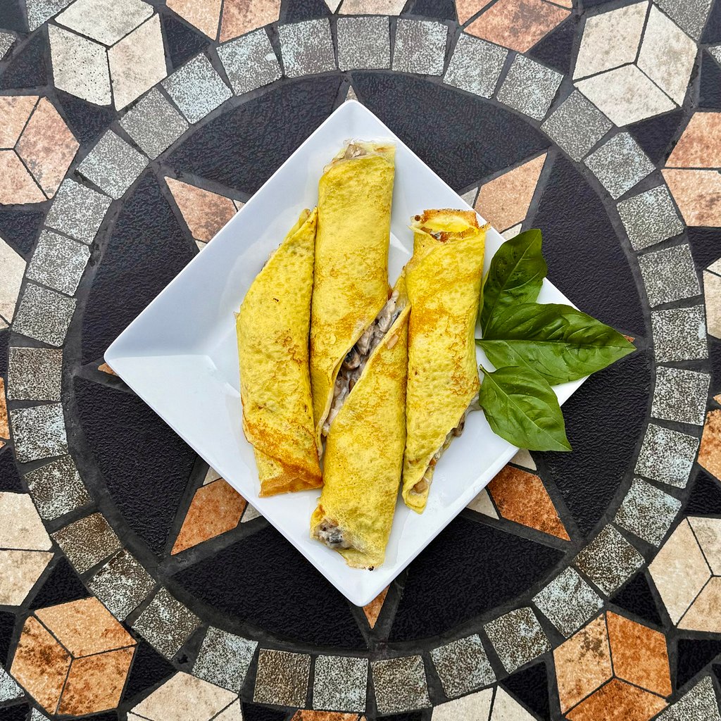 Млинці з куркою та грибами