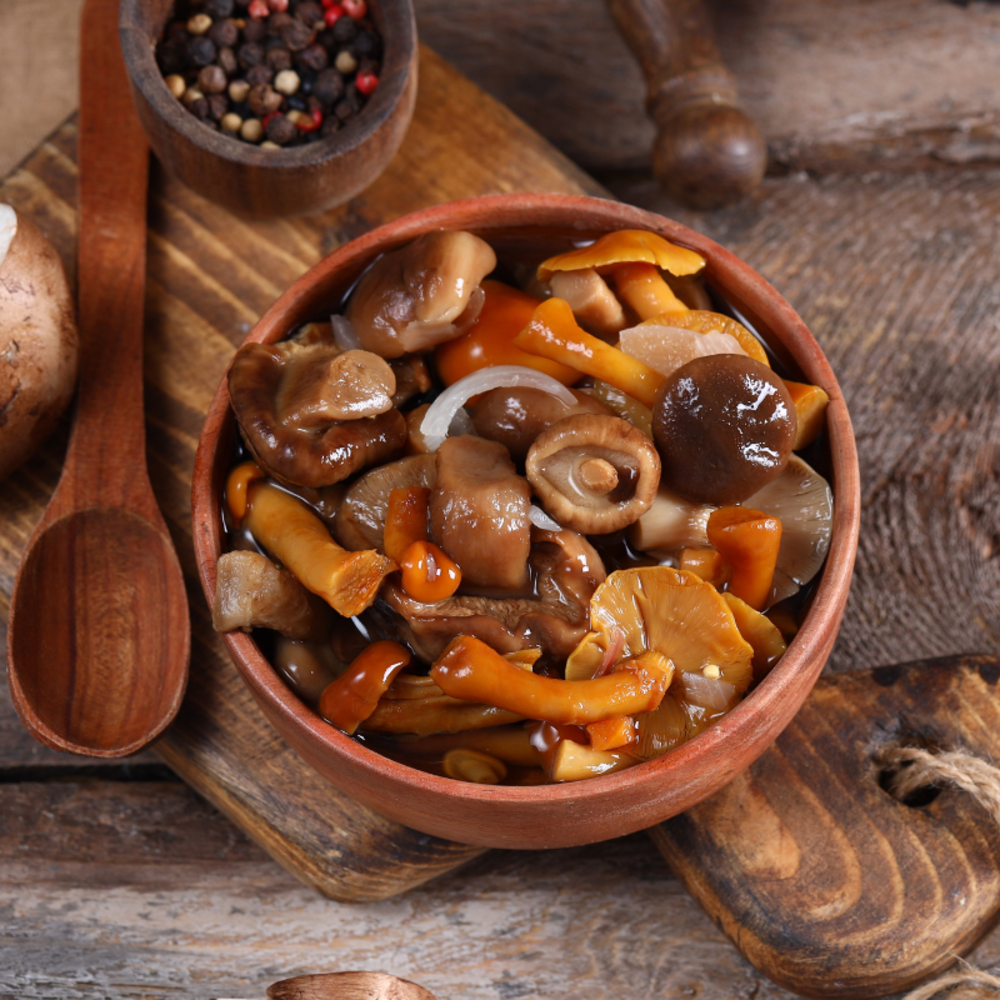 Мариновані грибочки