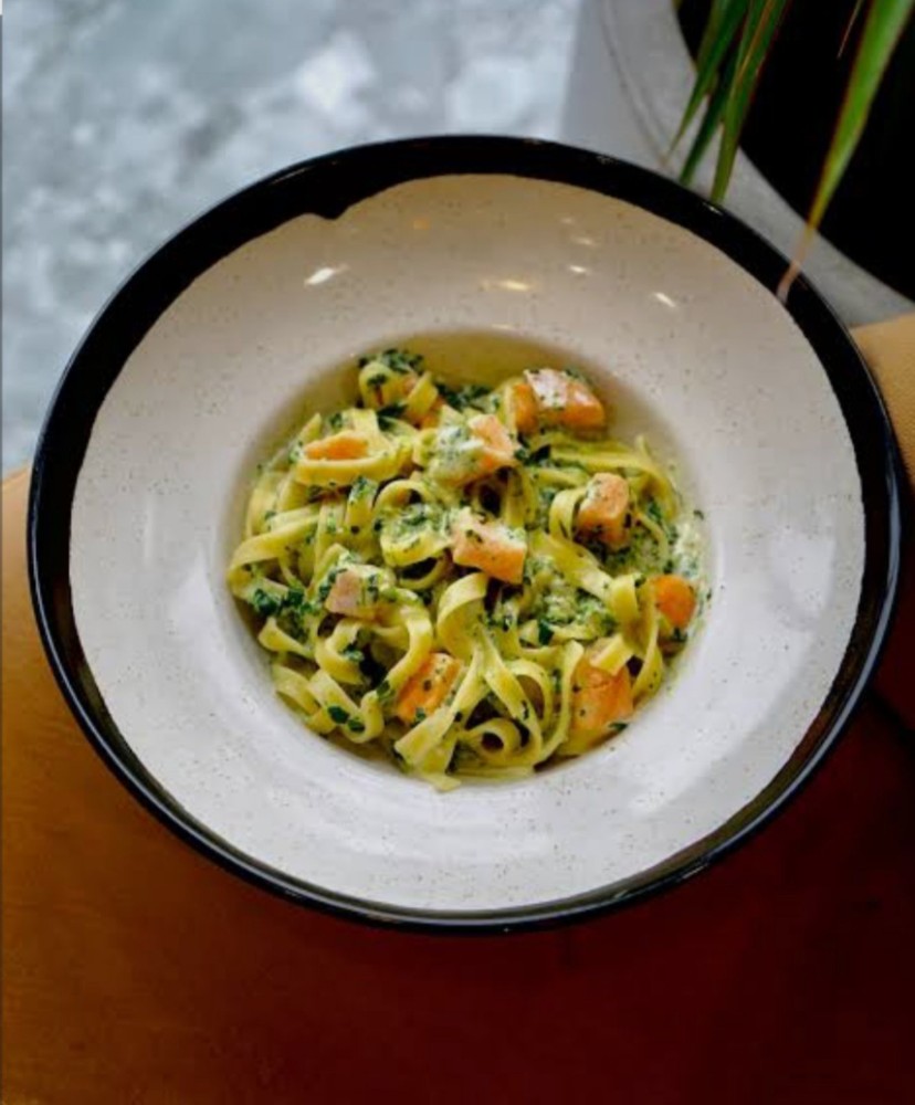 Паста з лососем та шпинатом