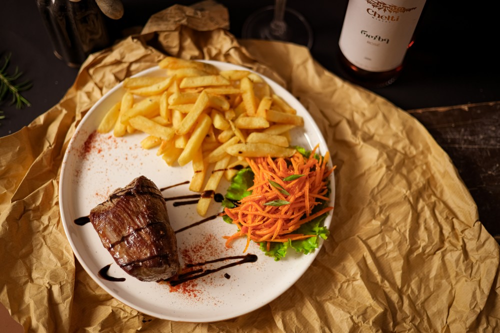 ფილე მინიონი  Стейк Филе Миньон  Fillet Mignon steak