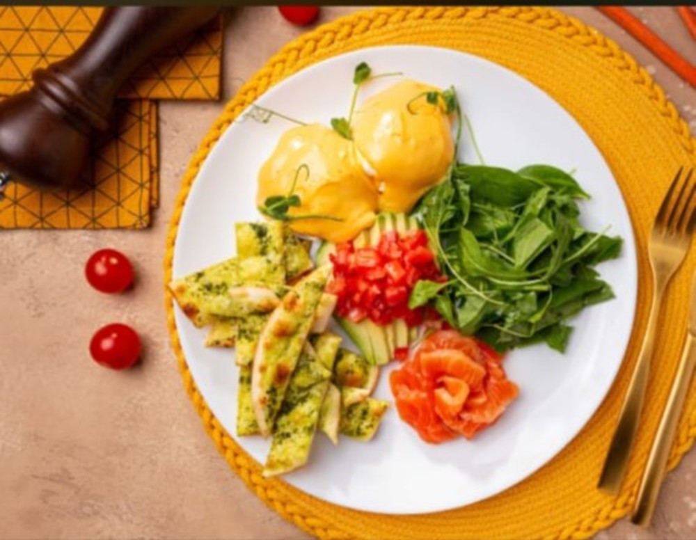Breakfast with salmon and facacco/საუზმე ორაგულით და ფაკაჩოთი