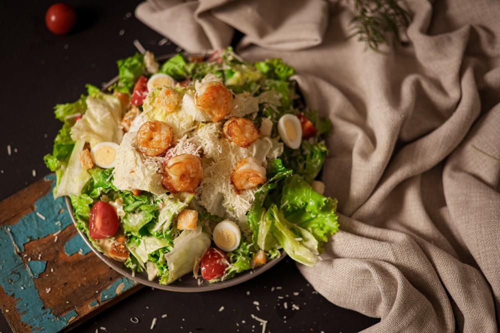 Caesar salad with shrimps \ Цезарь с креветками