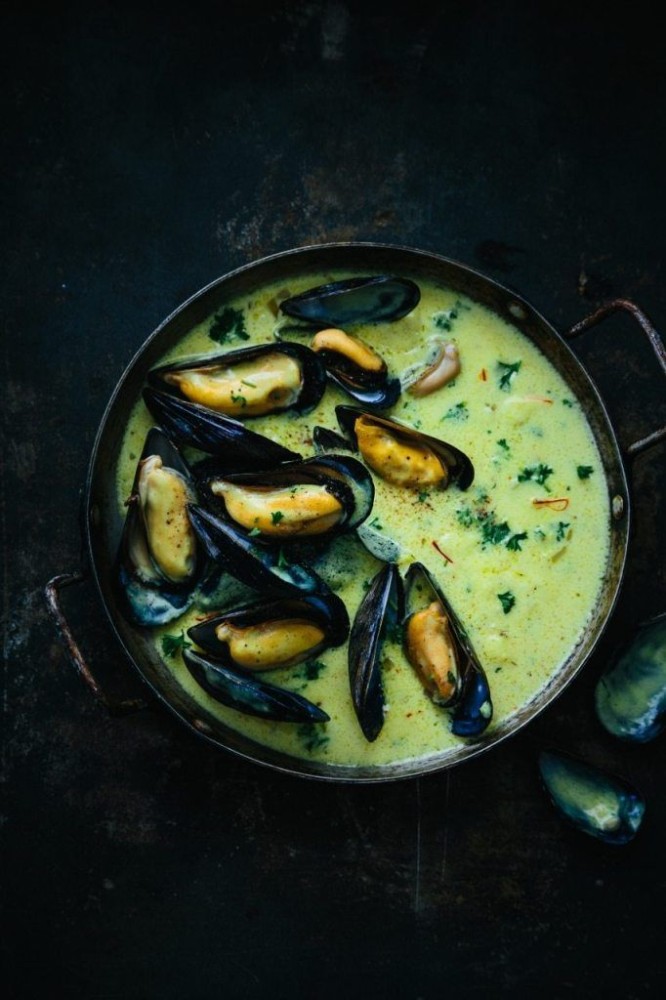 მიდიები ნაღების სოუსით / Mussels in creamy garlic sauce