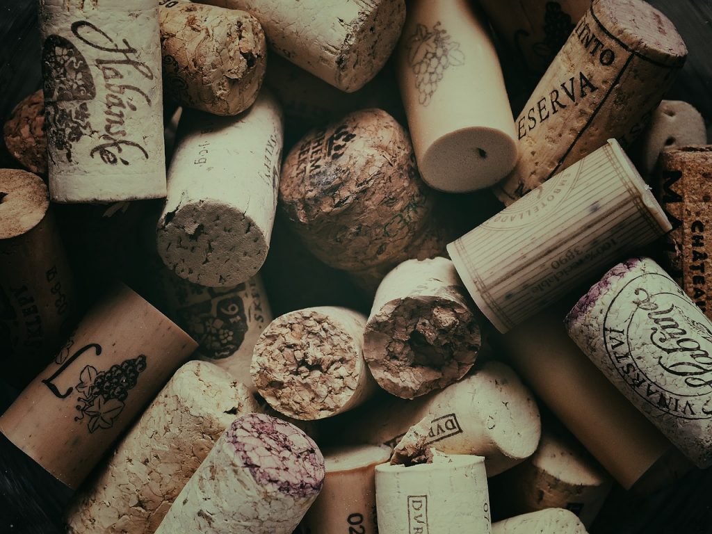 CORK FEE послуга