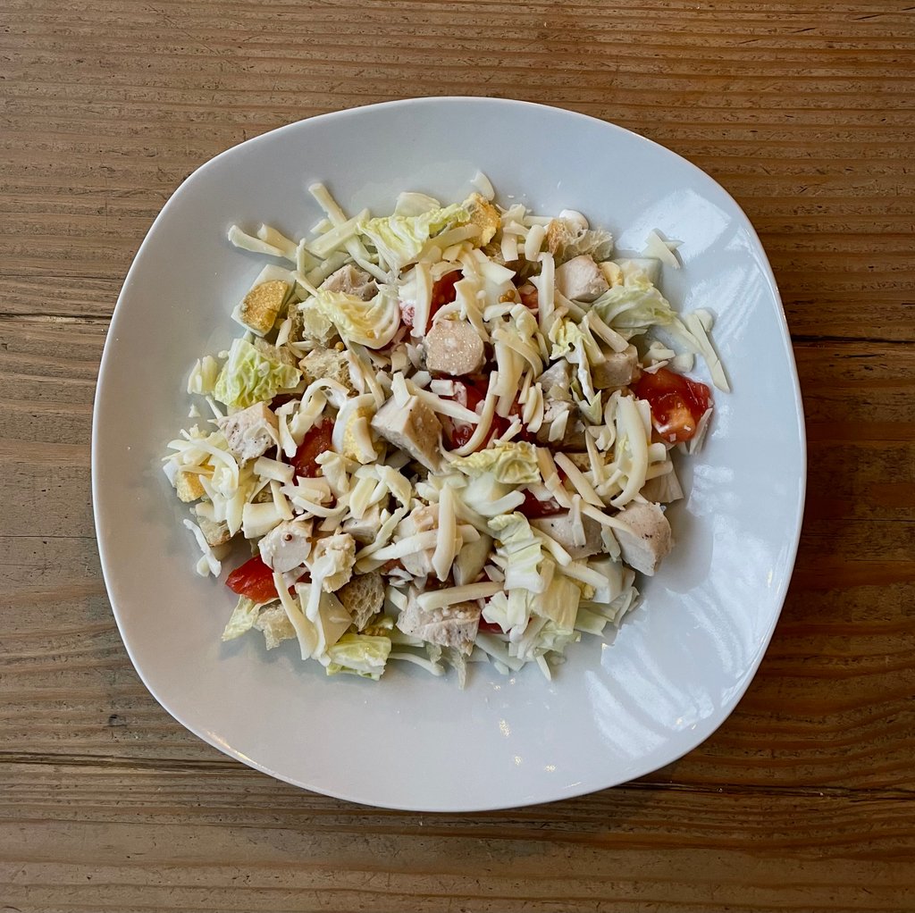 Салат з куркою та сиром