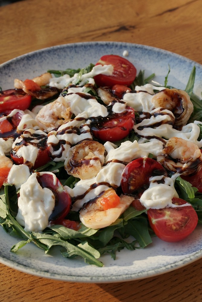 Strachetela salad /// სტრაჩეტელას სალათი