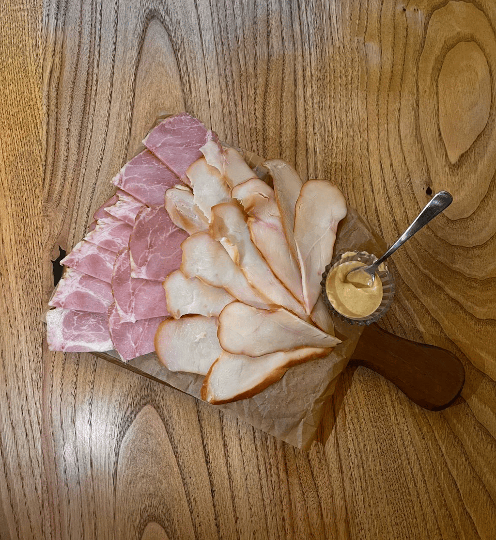 Smoked meat plate /// შებოლილი ხორცის დაფა