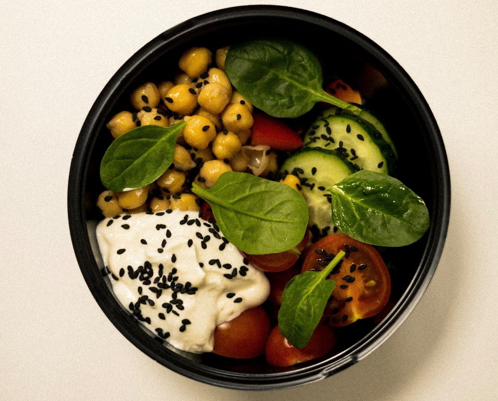 боул грецкий з нутом