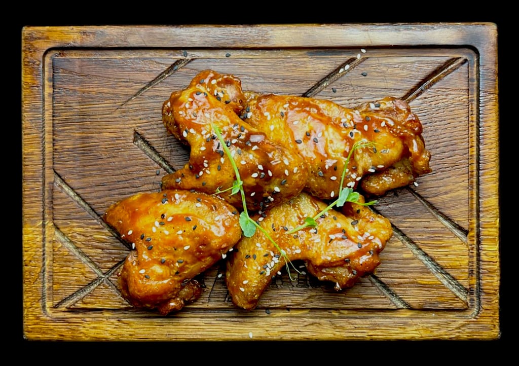 Крильця в медово-соєвому соусі