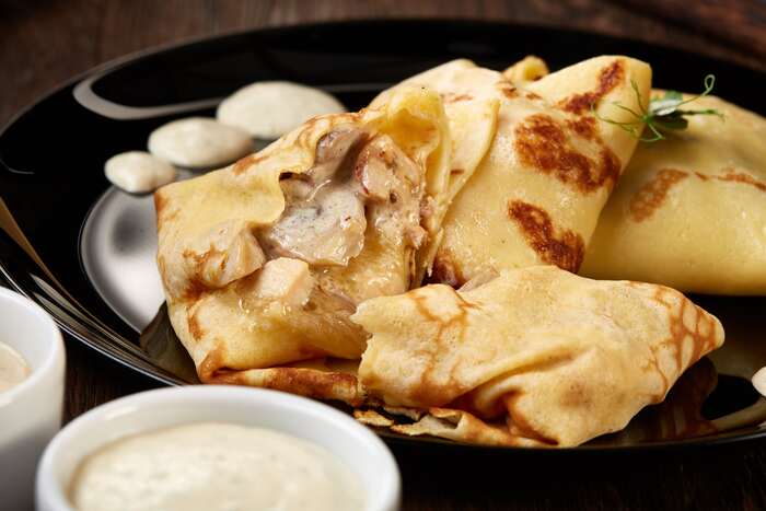 Млинці  з курочкою, грибами та сиром