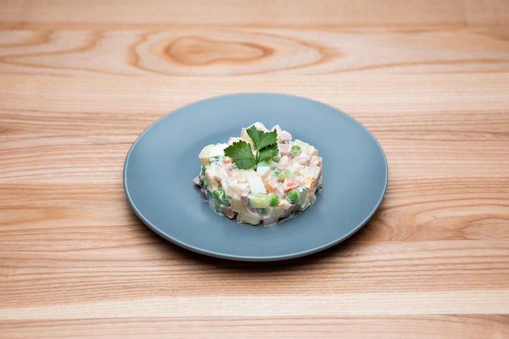 Д/  Олів'є з курячим філе 120г