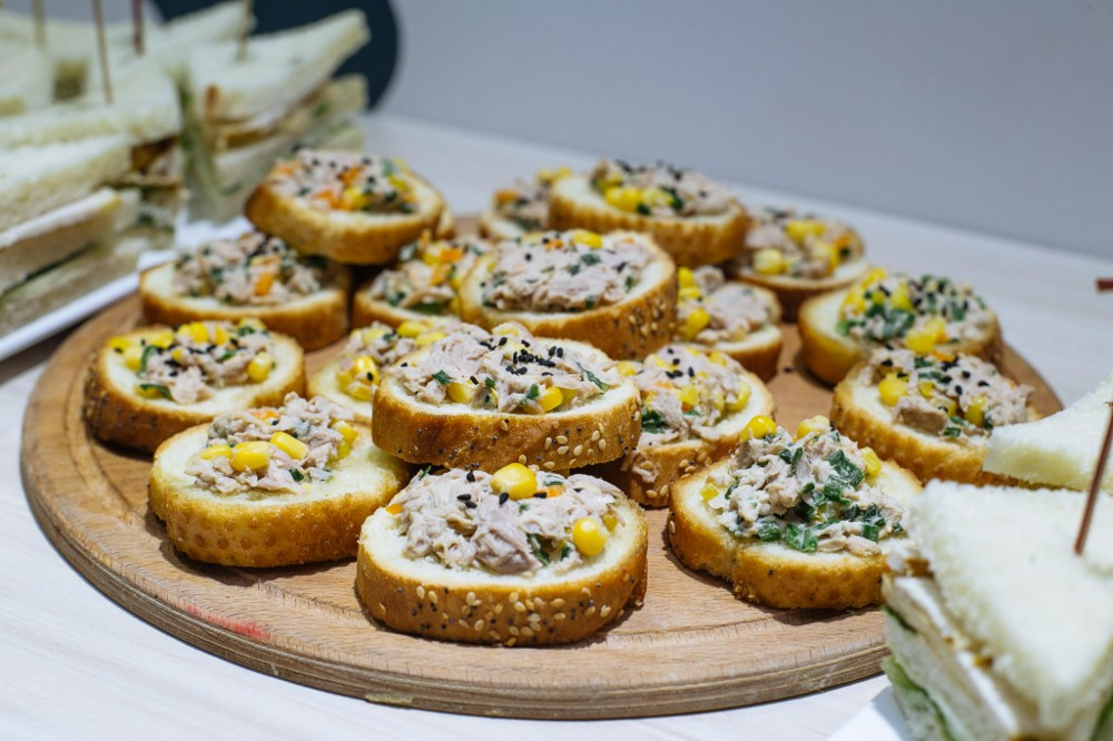 Tuna Bruschetta with French Baguette