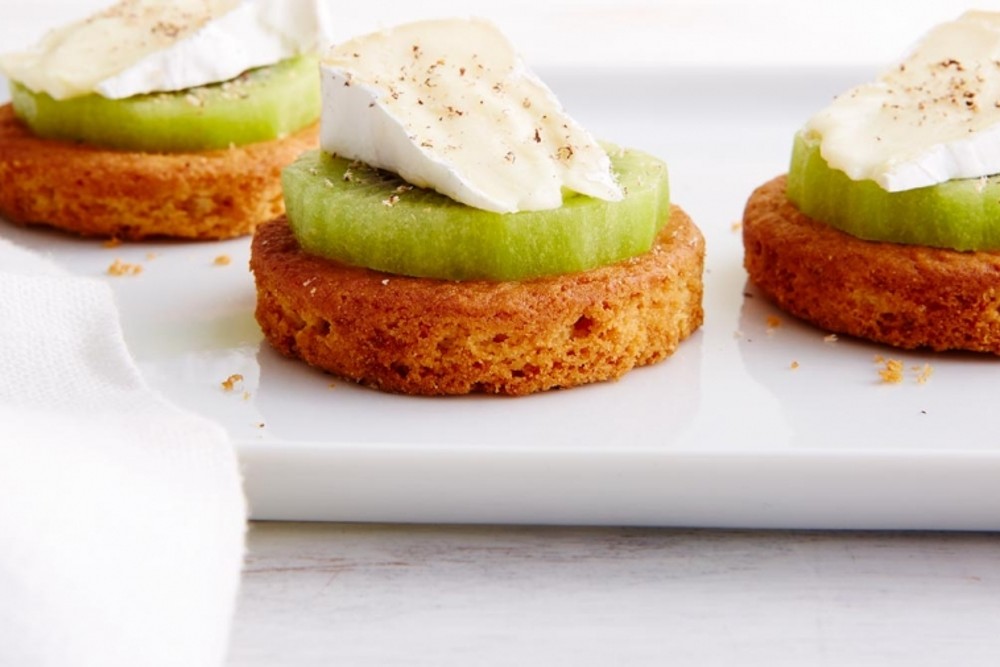 Brie Cheese and Kiwi Canape