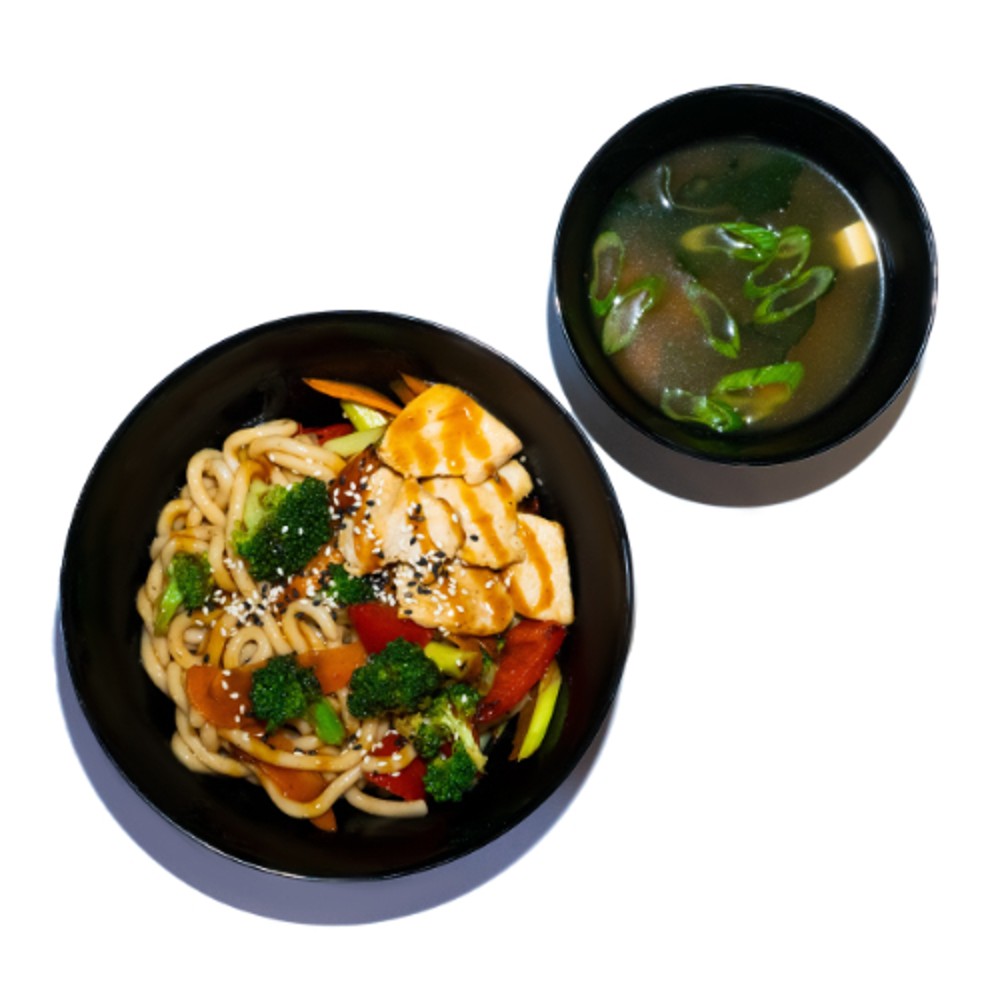 Soba Noodles with Chicken and Vegetables in WoK sauce + Miso soup Classic