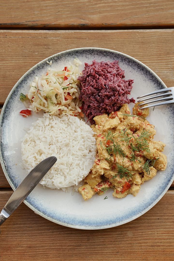Chicken paprikash with garnish /// ქათმის პაპრიკაში გარნირით
