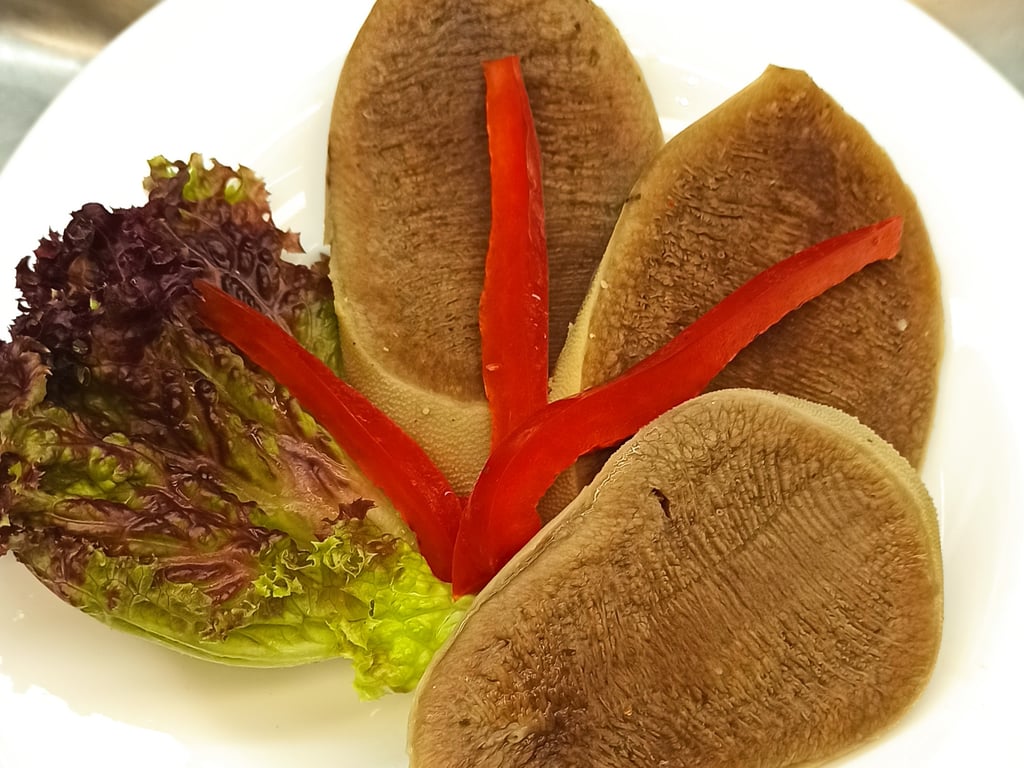 Язик телячий паровий