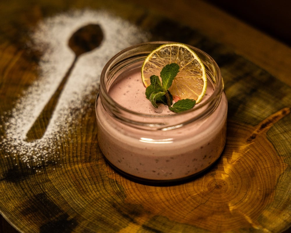 Soufflé from chia and coconut milk