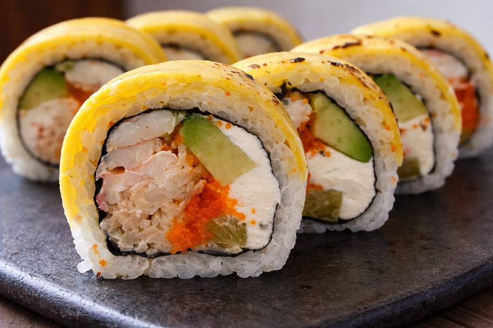 Рол Сирний з креветкою і сніжним крабом  (320г)