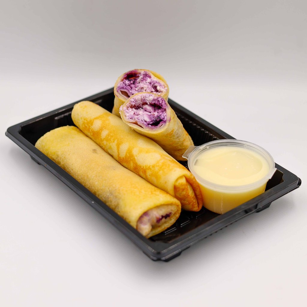 МЛИНЦІ З ЧОРНИЦЕЮ, СИРОМ ТА ВАНІЛЬНИМ СОУСОМ (ПОРЦІЯ) 