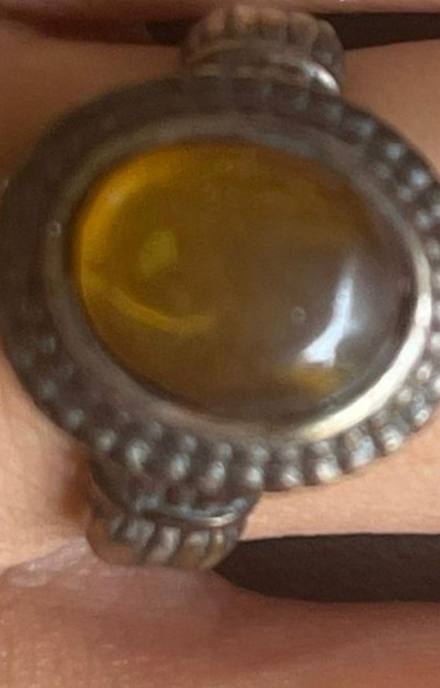 Anillo ambar