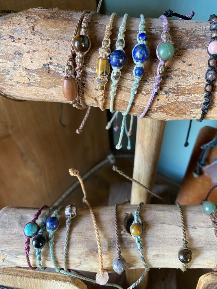 Pulseras mostrador abajo