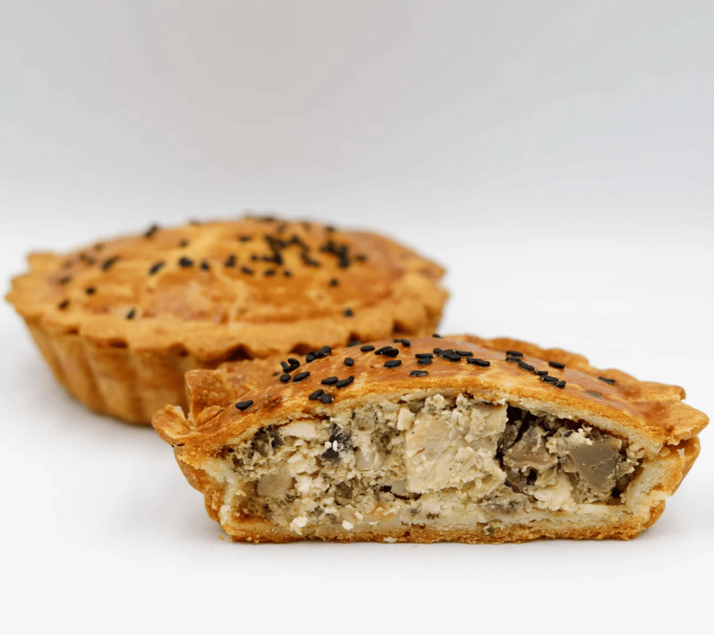 МІНІ ПИРІГ З КУРКОЮ, СИРОМ ТА ГРИБАМИ (4 шт.)