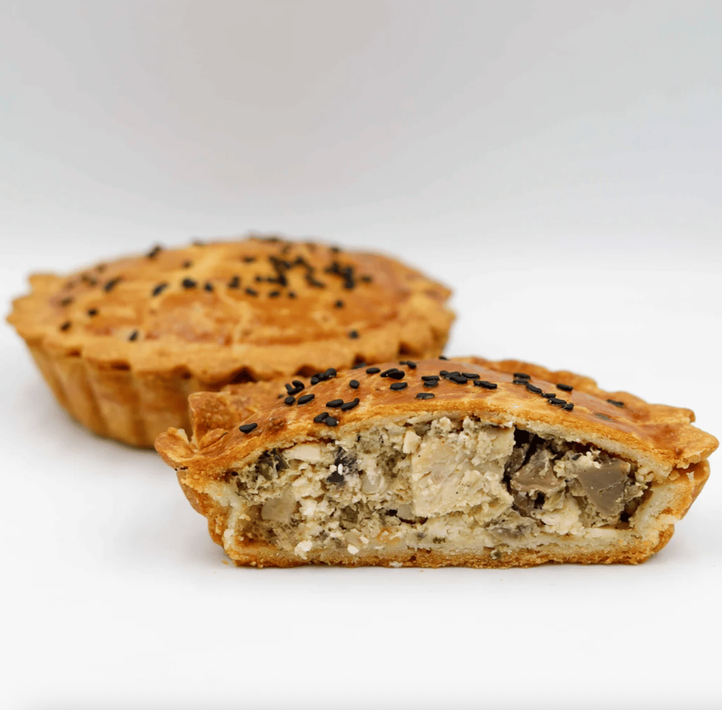 МІНІ ПИРІГ З КУРКОЮ, СИРОМ ТА ГРИБАМИ (4 шт.)