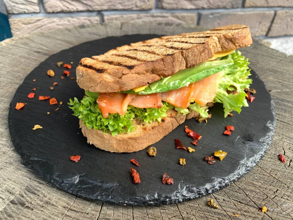 Круасан з сьомгою 70гр