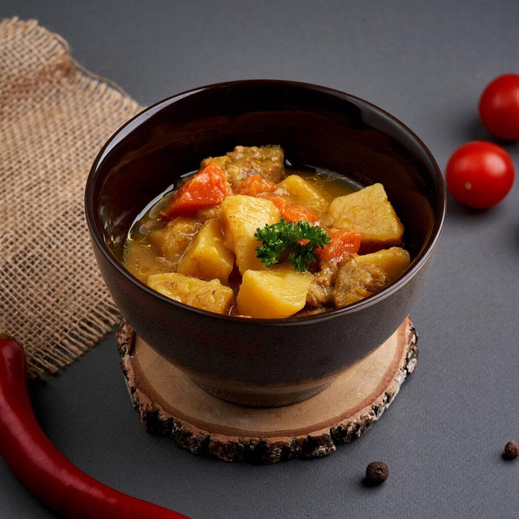 Печеня з овочами та рослинним мясом