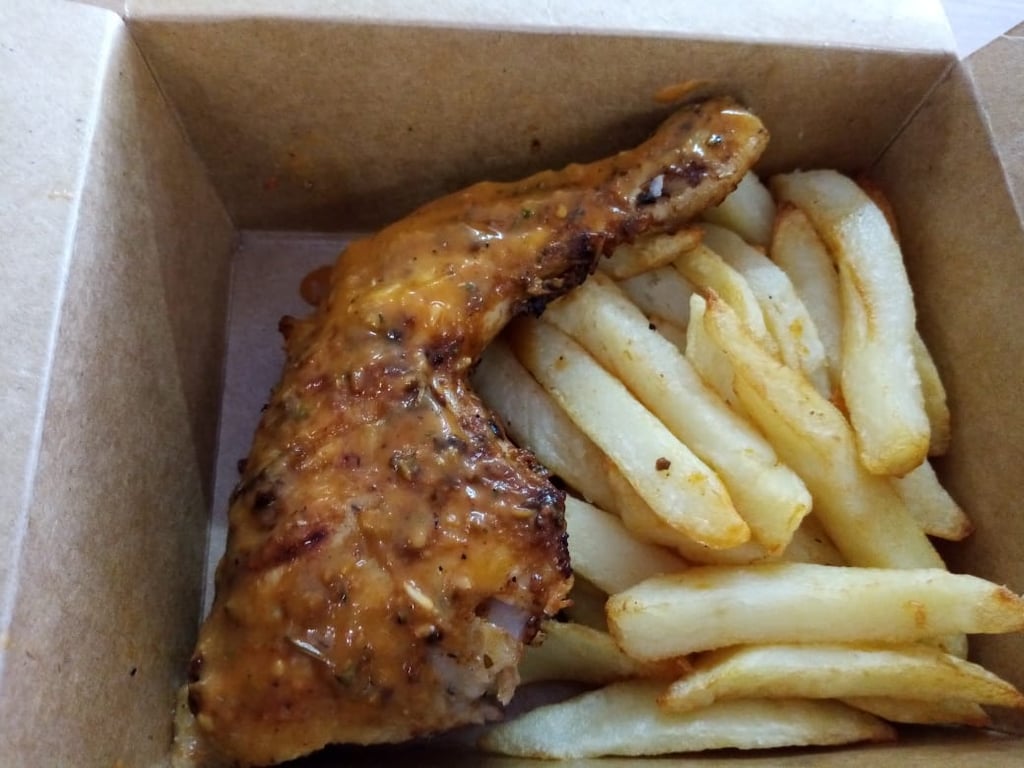 1/4 CHICKEN & CHIPS