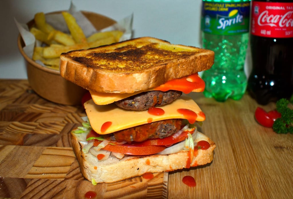 DOUBLE DEKKER BURGER