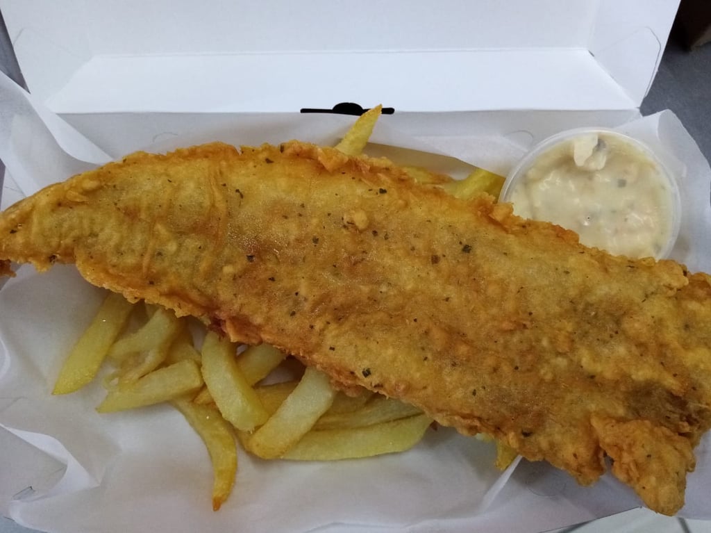 FISH LARGE & CHIPS MEDIUM