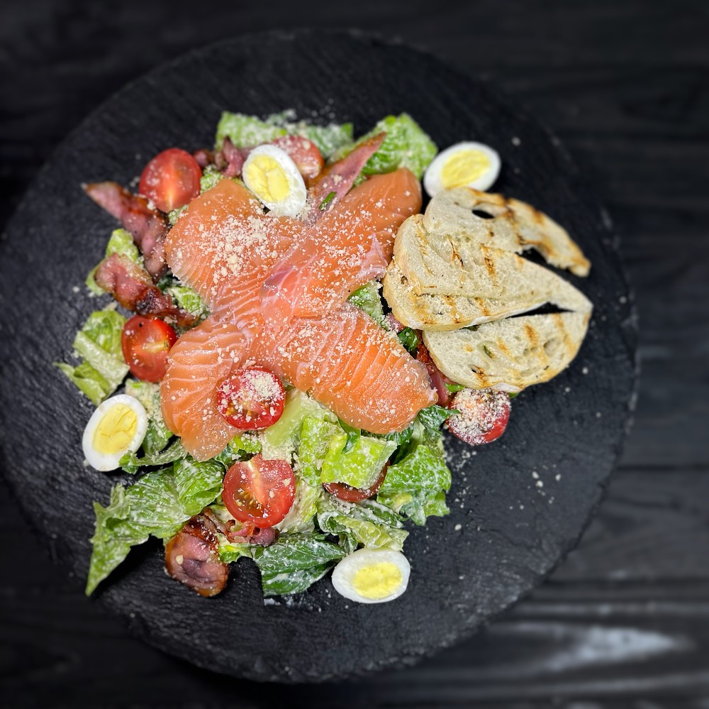 Салат Цезар з копченим лососем/ Caesar salad with smoked salmon 250 г